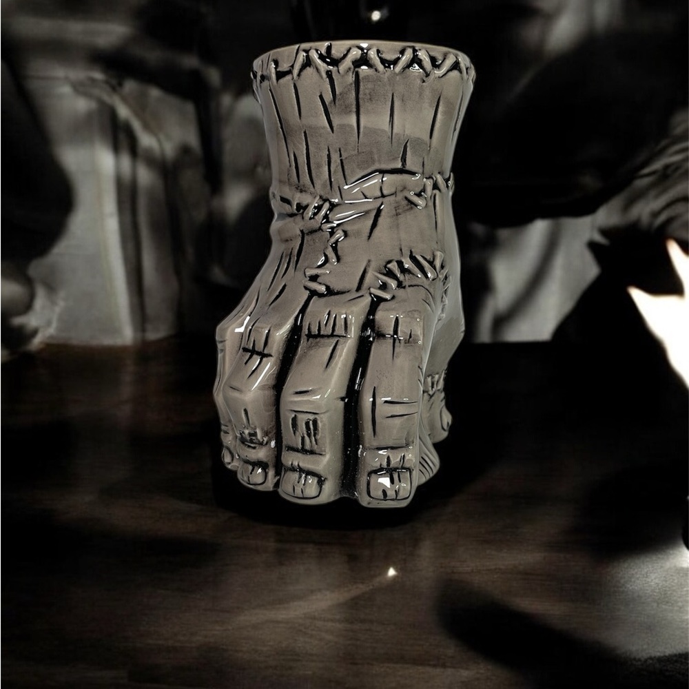 *NEW* The Addams Family Thing 28 oz. Geeki Tikis Mug